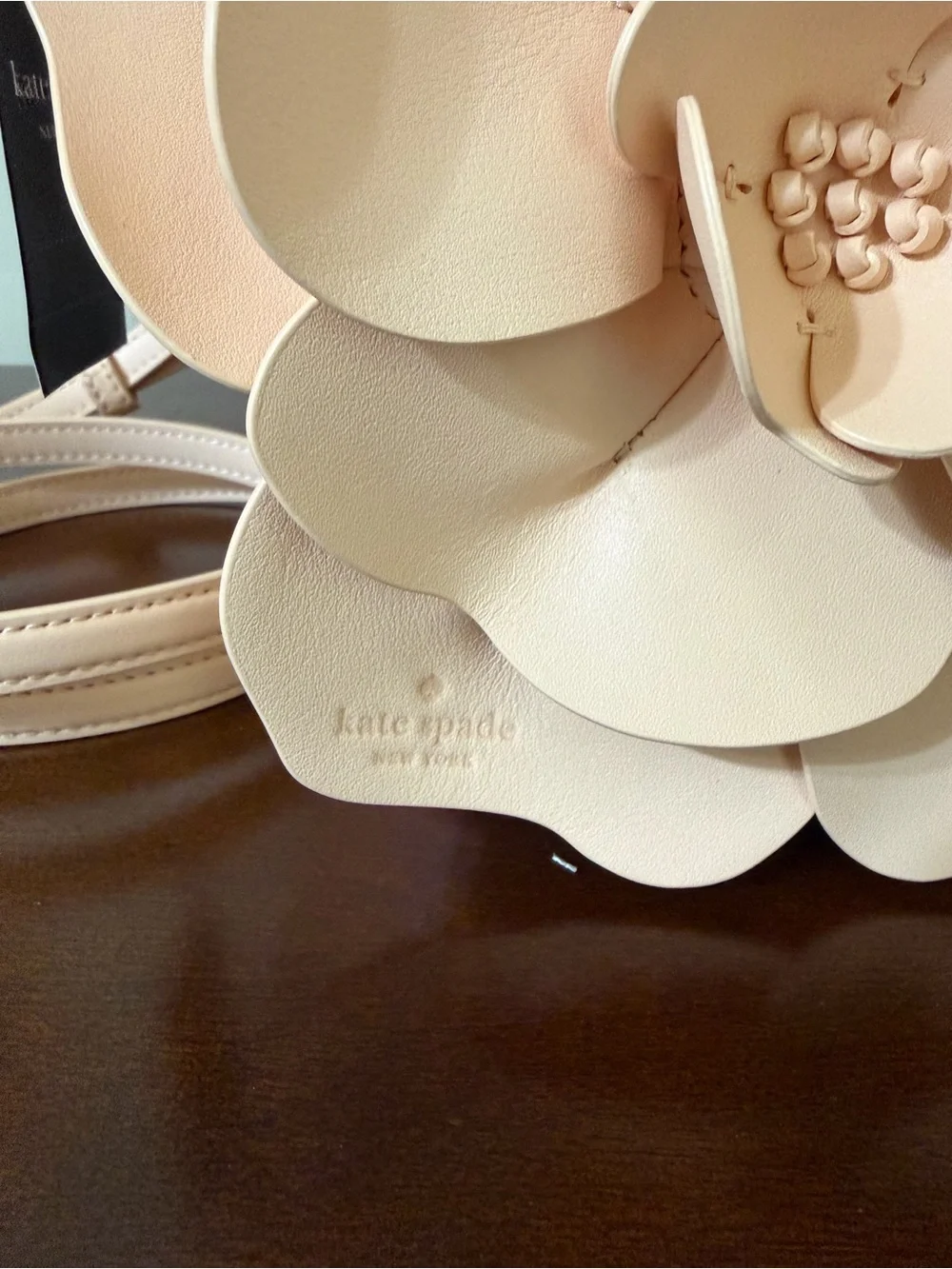 kate spade Flora Bucket Bag in Crisp Peach NWT MSRP $449